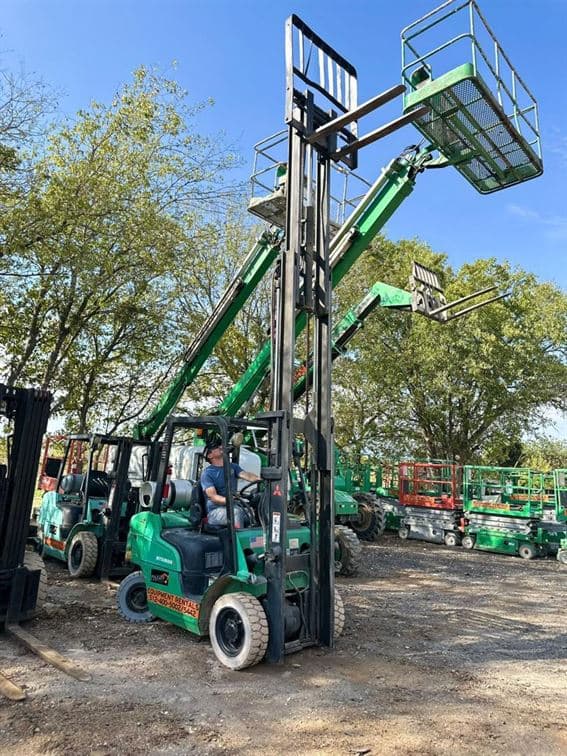 Pneumatic Tire Forklift